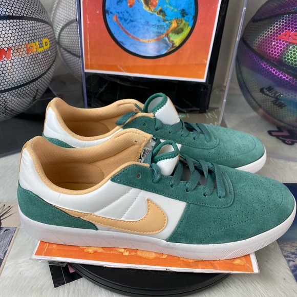 nike sb team classic bicoastal & celestial gold shoes